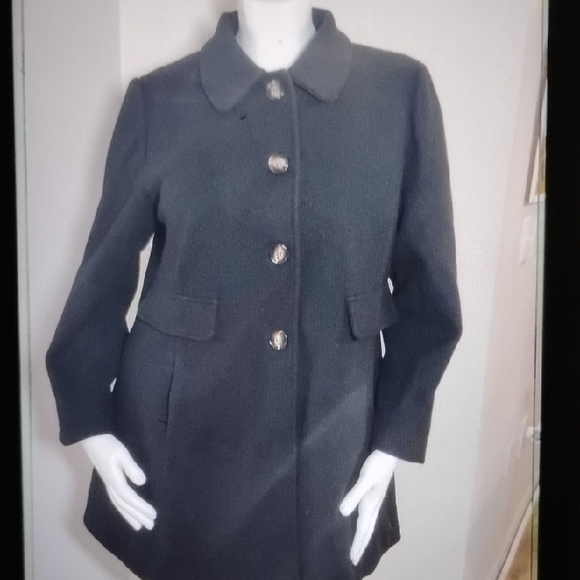 Beautiful Brand New XL Winter Overcoat With A Peter Pan Collar And Pockets - Picture 5 of 7